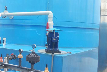 耐酸碱立式泵使用现场