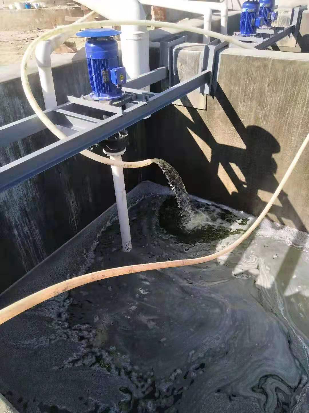 耐酸碱立式泵